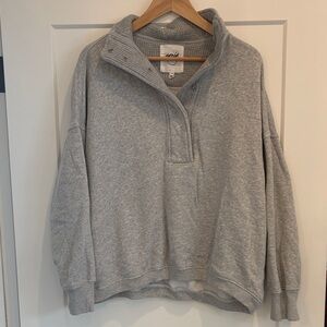 Aerie Women's Light Gray Cowl Neck Sweatshirt. Size Medium